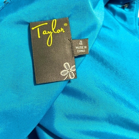 JUST TAYLOR FIT AND FLARE AQUA BLUE DRESS Size 4. - Picture 11 of 12